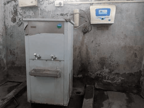 अमरपाटन एसडीएम कार्यालय में पानी की कमी, जर्जर वाटर कूलर बना समस्या