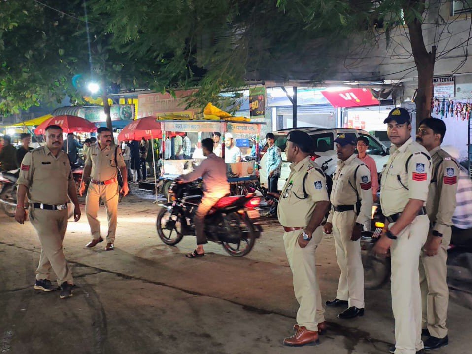 बुरहानपुर: शिकारपुरा पुलिस की बड़ी कार्रवाई, क्षेत्र में किया फुट पेट्रोलिंग