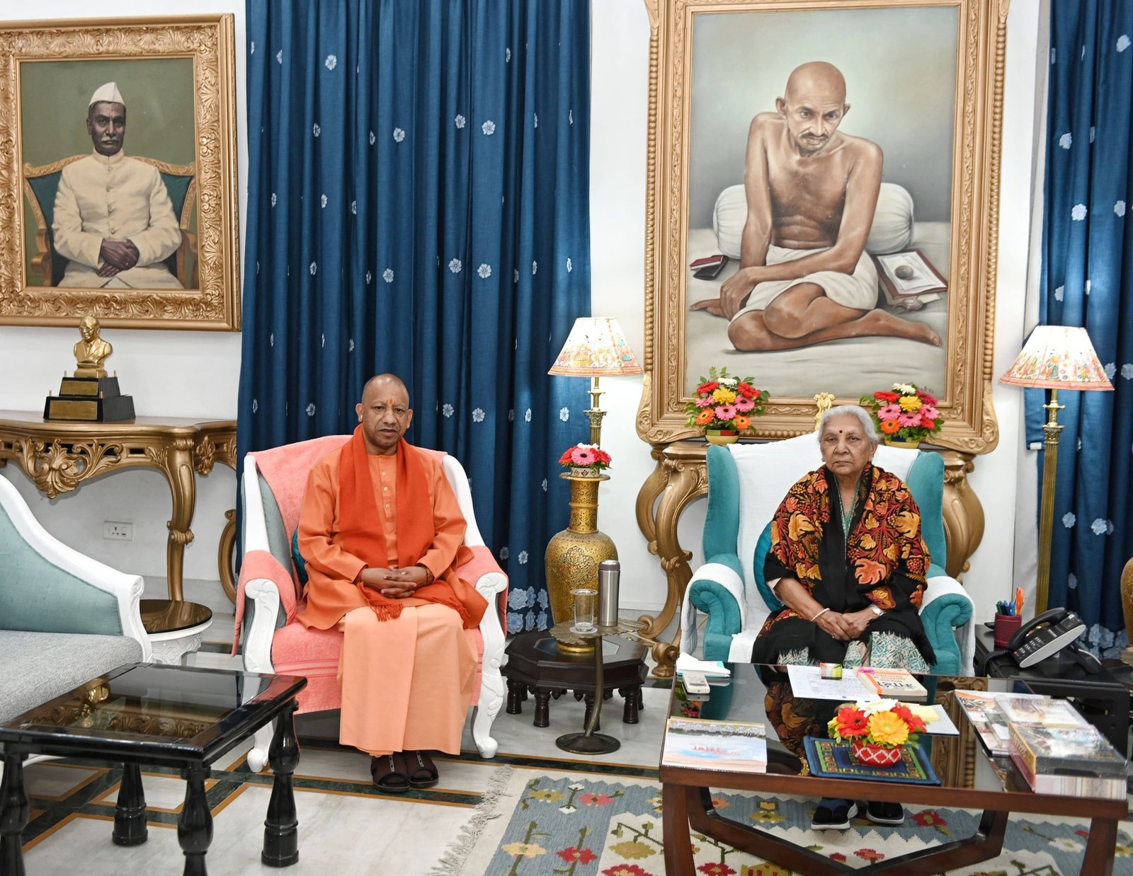राज्यपाल आनंदीबेन पटेल से मिले सीएम योगी और लोकसभा अध्यक्ष ओम बिरला, समसामयिक विषयों पर हुई चर्चा