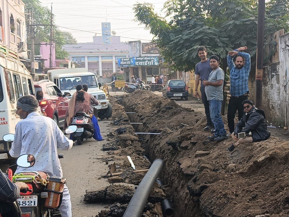बड़वानी में सीवरेज कार्य बना परेशानी का कारण, बदहाल सड़कों से जनता परेशान