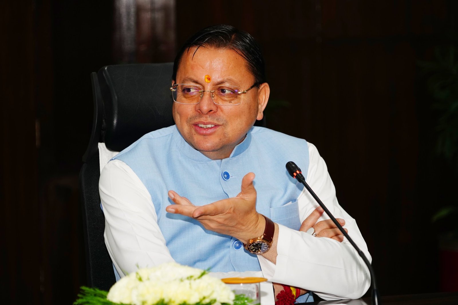 धामी सरकार सख्त, 15 जून तक पूरी हों लंबित घोषणाएं, धार्मिक सर्किट और छात्रावास पर जोर