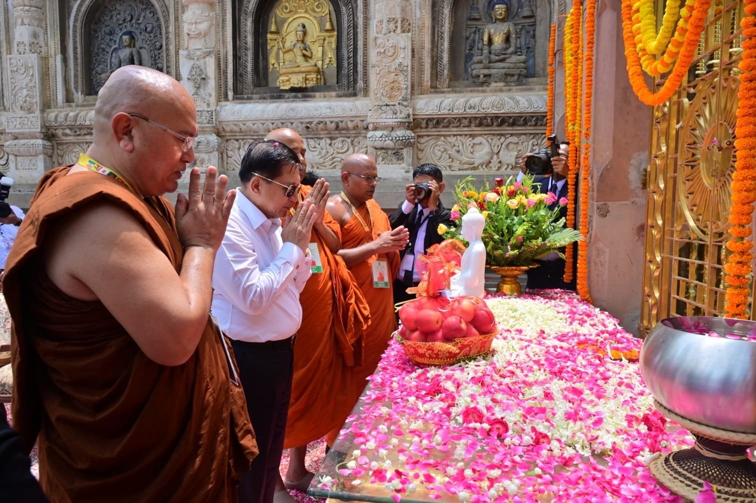 भारत दौरे पर म्यांमार के राष्ट्रपति मिन आंग ह्लाइंग: बोधगया में हुआ भव्य स्वागत, पीएम मोदी संग दिल्ली में होगी रणनीतिक वार्ता