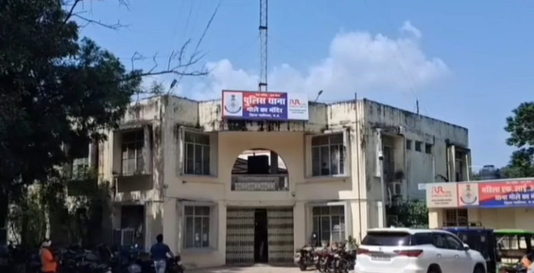 ग्वालियर के द लिगेसी प्लाजा में घरेलू विवाद बना बवाल, पति ने लाइसेंसी बंदूक से की फायरिंग, बेटा पहुंचा थाने