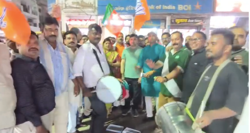 डबरा में भाजपा कार्यकर्ताओं का विजय उत्सव, आतिशबाजी और नारों से गूंजा शहर