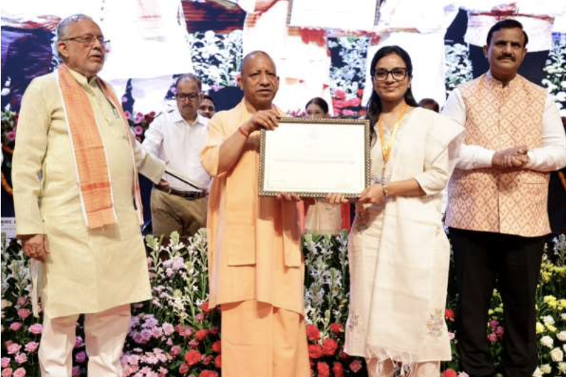 लखनऊ में 500 चयनित लेखा परीक्षकों को नियुक्ति पत्र, सीएम योगी ने मिशन रोजगार के तहत दिया बड़ा तोहफा