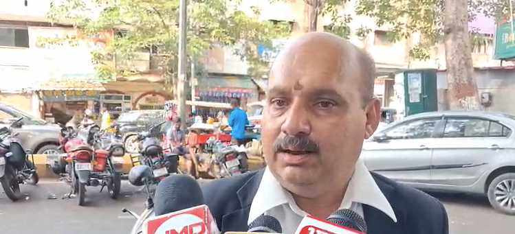 लखनऊ में अवैध कब्जे का आरोप, अधिवक्ता ने दबंगों पर घर हड़पने की कोशिश का लगाया आरोप