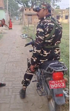 महराजगंज: नेपाली नंबर की बाइक से गश्त करते एसएसबी जवान का वीडियो वायरल, सीमा क्षेत्र में चर्चा तेज