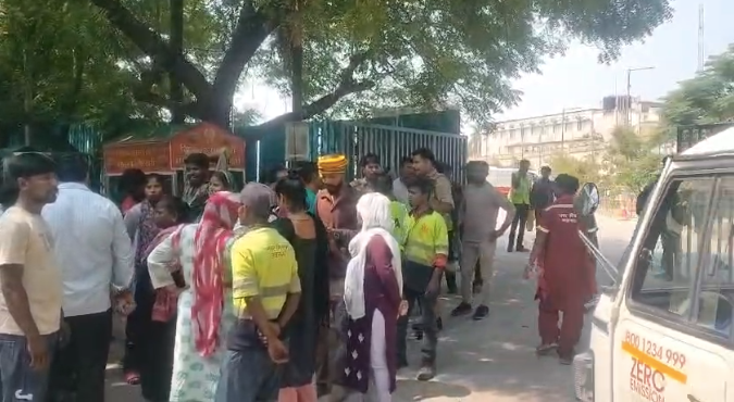 लखनऊ में वेतन का खेल! किसी को ₹320 तो किसी को ₹800, LSA कर्मचारियों का फूटा गुस्सा