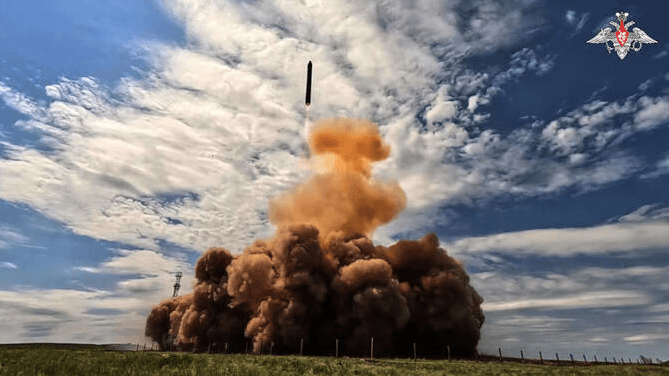 रूस ने ‘सरमत’ ICBM का सफल परीक्षण किया, पुतिन बोले– यह दुनिया की सबसे शक्तिशाली मिसाइल; वैश्विक परमाणु तनाव बढ़ा
