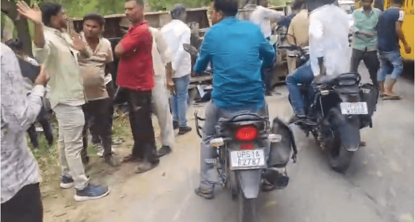 सिद्धार्थनगर में भीषण सड़क हादसा, पिकअप और कार की टक्कर में दो घायल