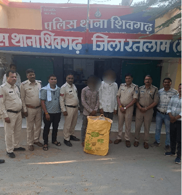 रतलाम/शिवगढ़ पुलिस की बड़ी कार्रवाई: 300 क्वार्टर अवैध देशी शराब सहित दो आरोपी गिरफ्तार, मोटरसाइकिल भी जब्त