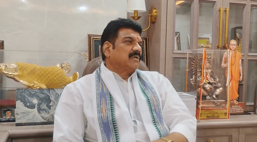 ट्विशा शर्मा मामले में बड़ा प्रशासनिक एक्शन: उपभोक्ता आयोग अध्यक्ष गिरिबाला सिंह पर जांच तेज, हटाने की प्रक्रिया शुरू