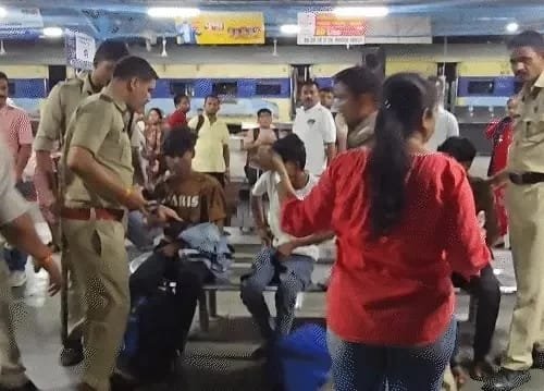 उज्जैन पुलिस की बड़ी कार्रवाई; उज्जैन-नागदा में देर रात 26 बच्चे रेस्क्यू,पुलिस ने रात 3 बजे तक चलाया सर्च अभियान