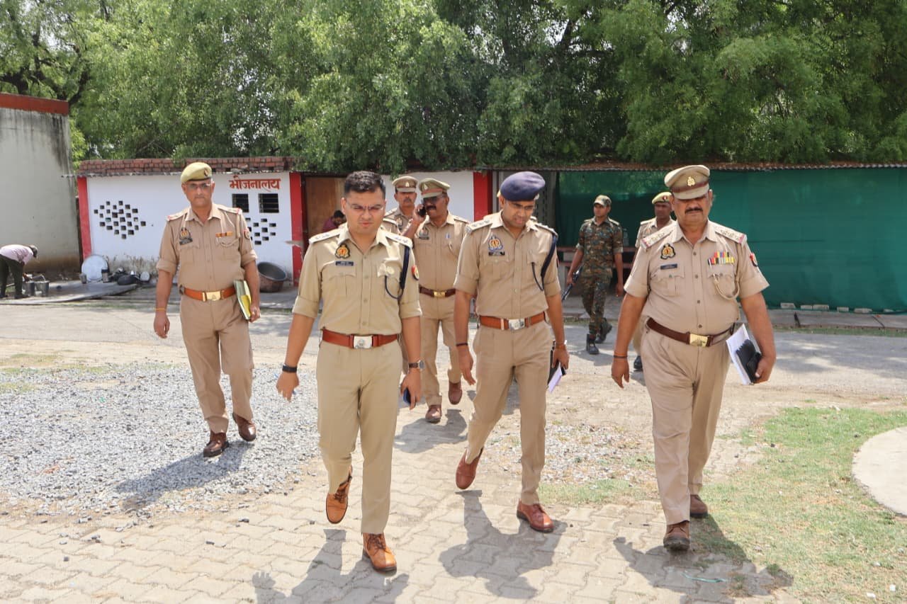 नभद्र में SP का थाना ओबरा पर औचक निरीक्षण, महिला और साइबर मामलों पर दिए सख्त निर्देश