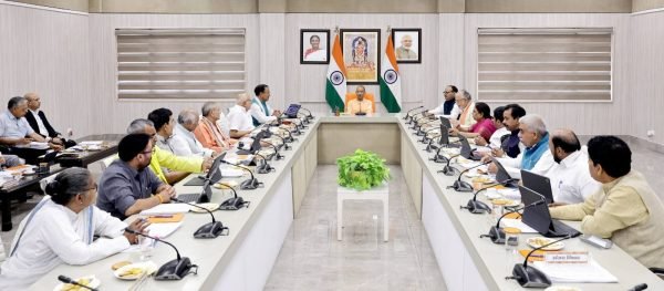 योगी कैबिनेट ने नई तबादला नीति को दी मंजूरी, अब विभागाध्यक्ष और मंत्री मिलकर लेंगे निर्णय