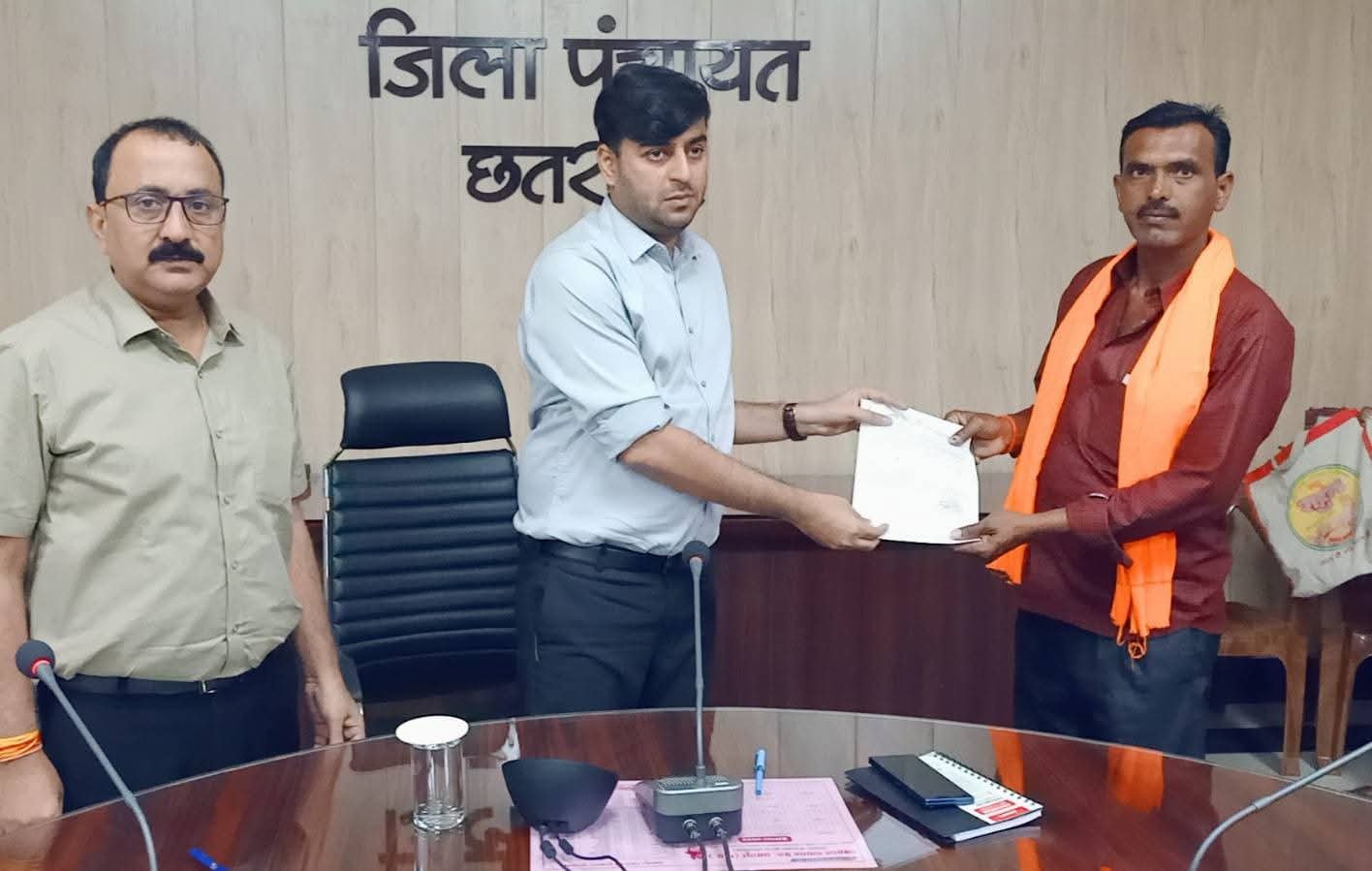 छतरपुर जनसुनवाई: कलेक्टर पार्थ जैसवाल की पहल से एक ही दिन में कई आवेदनों का समाधान