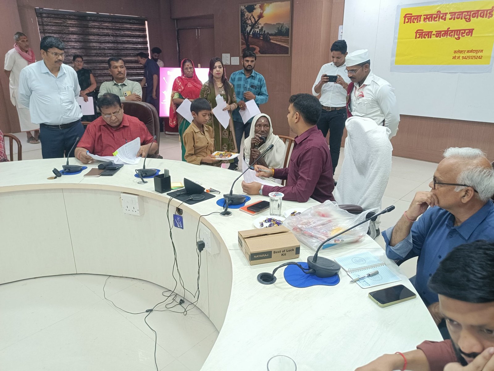 नर्मदापुरम जनसुनवाई में संवेदनशील पहल: 8 वर्षीय कृष्णा धुर्वे को मिला आवासीय विद्यालय में प्रवेश, मिला नया भविष्य