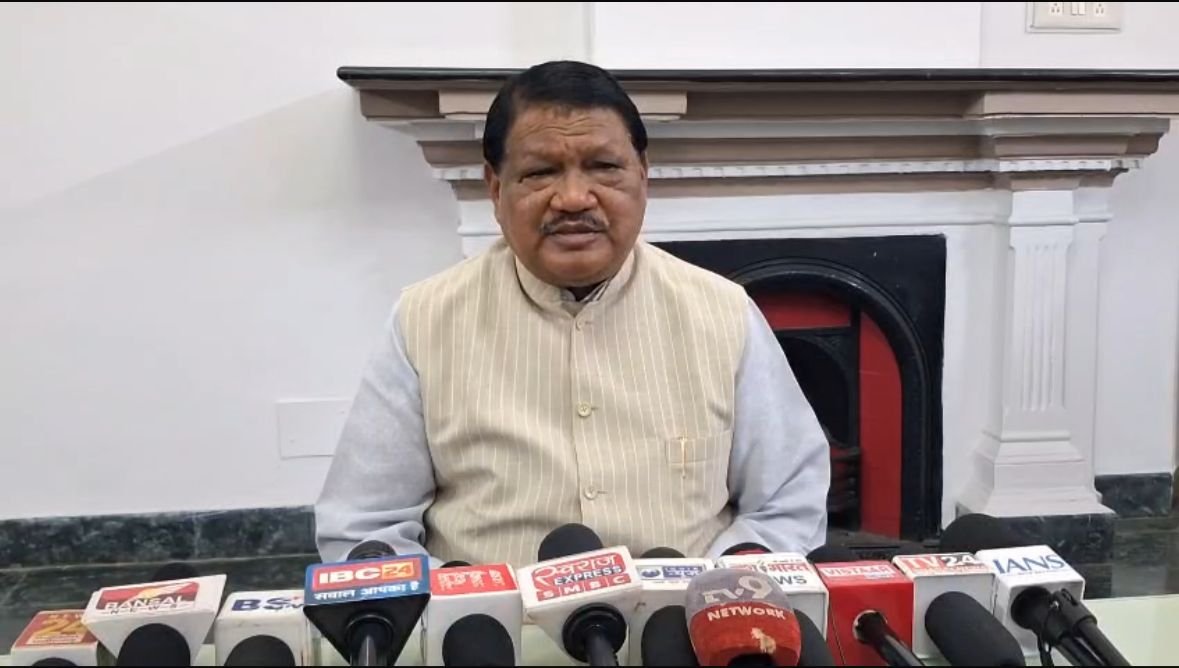 केंद्रीय मंत्री जुएल ओराम का जबलपुर आगमन, पत्रकारों से की मुलाकात