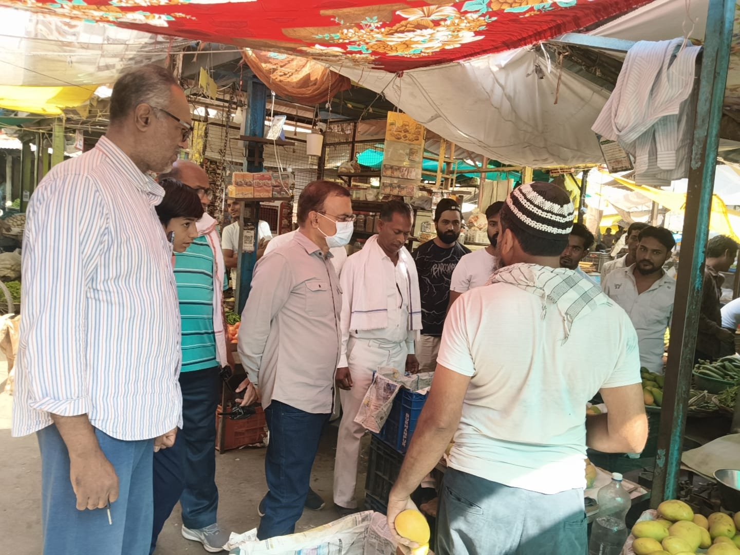 बुरहानपुर में गंदगी फैलाने पर होटल और दुकानदारों से वसूला जुर्माना