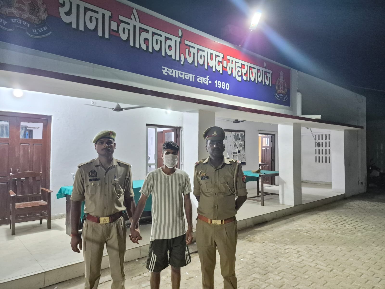 महराजगंज: गौवंश के साथ बर्बरता; तरबूज खाने पर युवक ने बछड़े को चाकू से गोदा, पुलिस ने आरोपी को किया गिरफ्तार