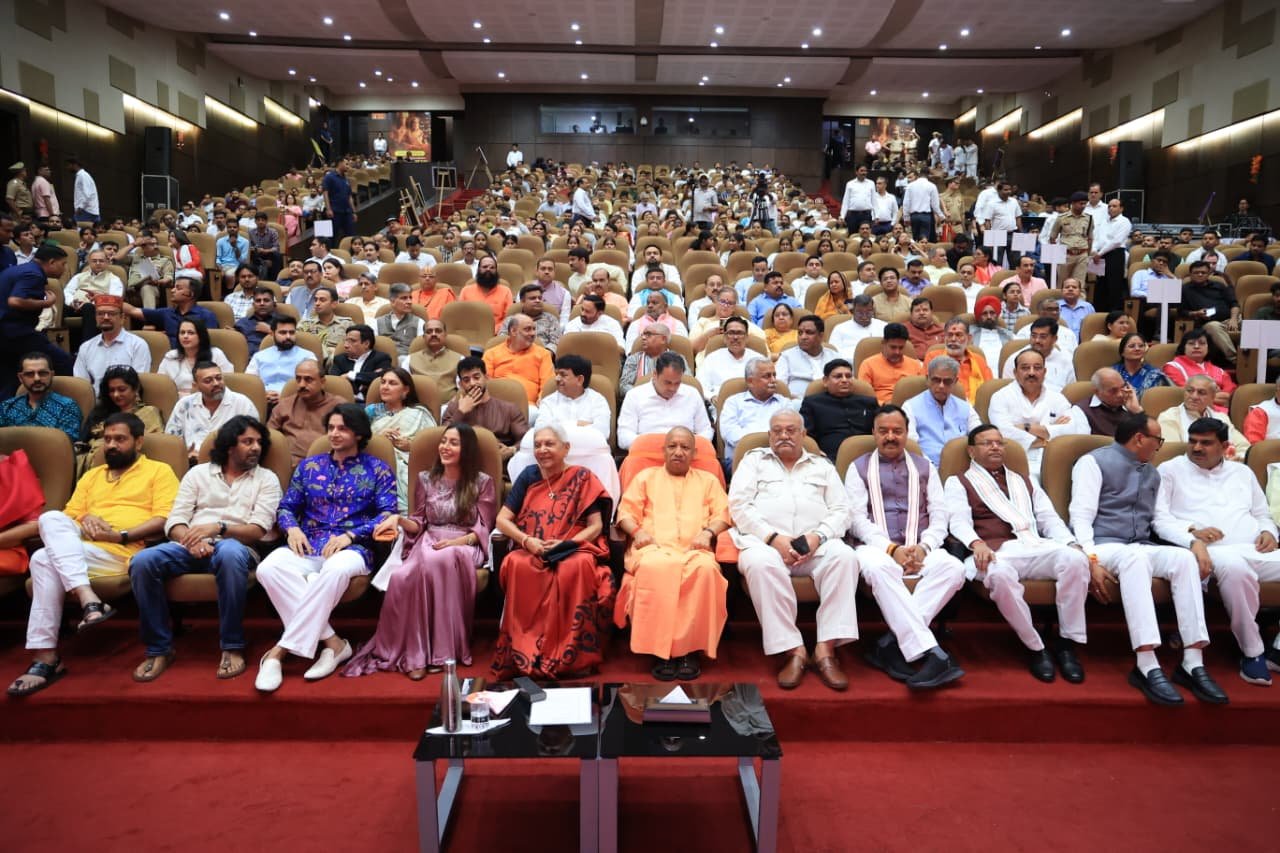 योगी सरकार ने फिल्म ‘कृष्णावतारम्’ को किया टैक्स फ्री, मंत्रिमंडल विस्तार के बाद लोकभवन में हुई विशेष स्क्रीनिंग