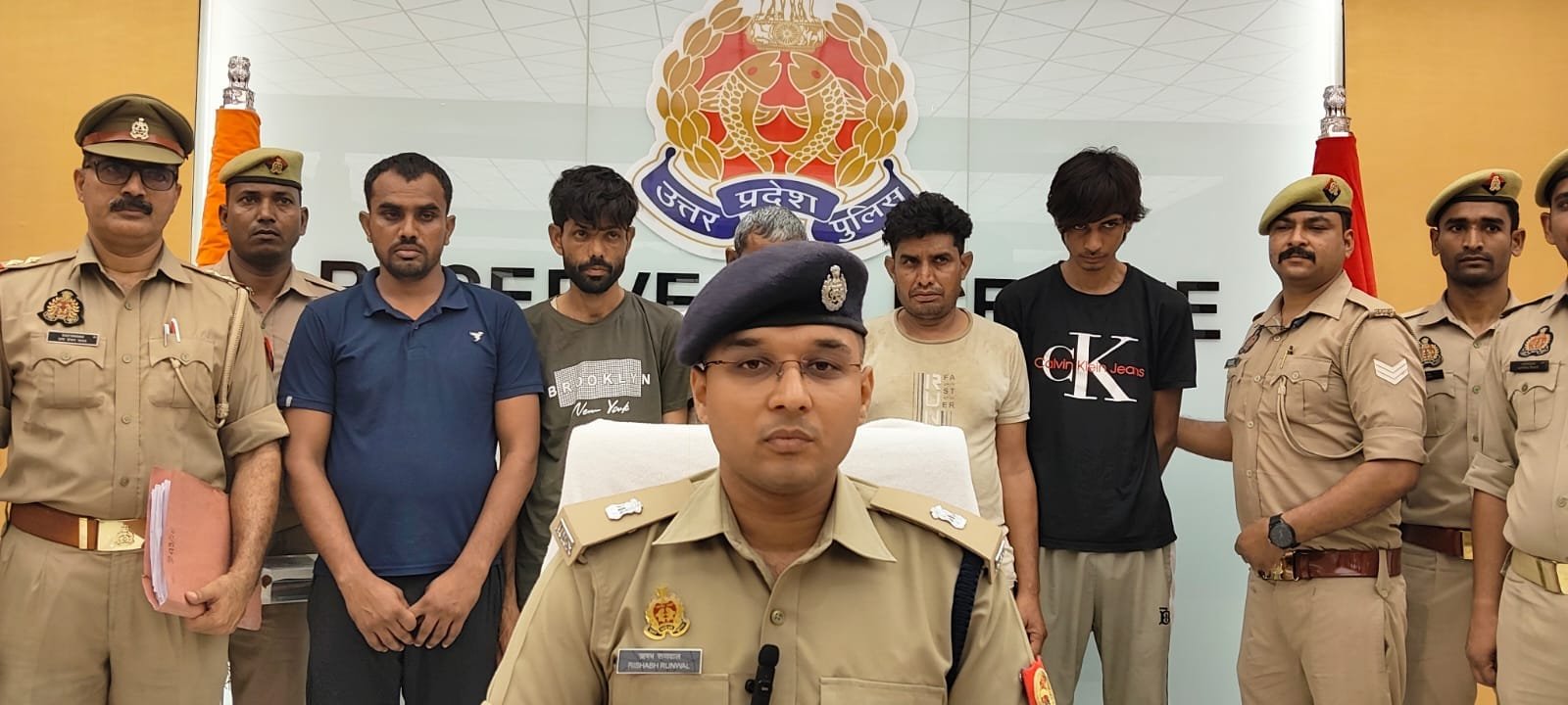 सोनभद्र पुलिस ने साइबर ब्लैकमेलिंग गैंग का किया भंडाफोड़, राजस्थान से 5 गिरफ्तार