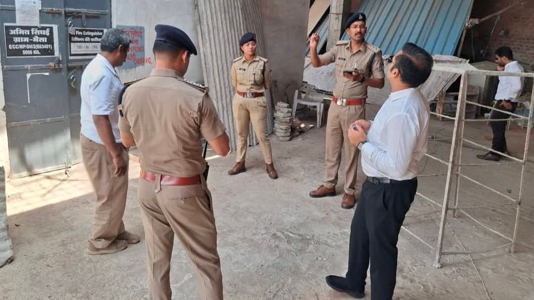 सागर में विस्फोटक गोदामों पर प्रशासन की बड़ी कार्रवाई, कलेक्टर के निर्देश पर चला औचक निरीक्षण अभियान