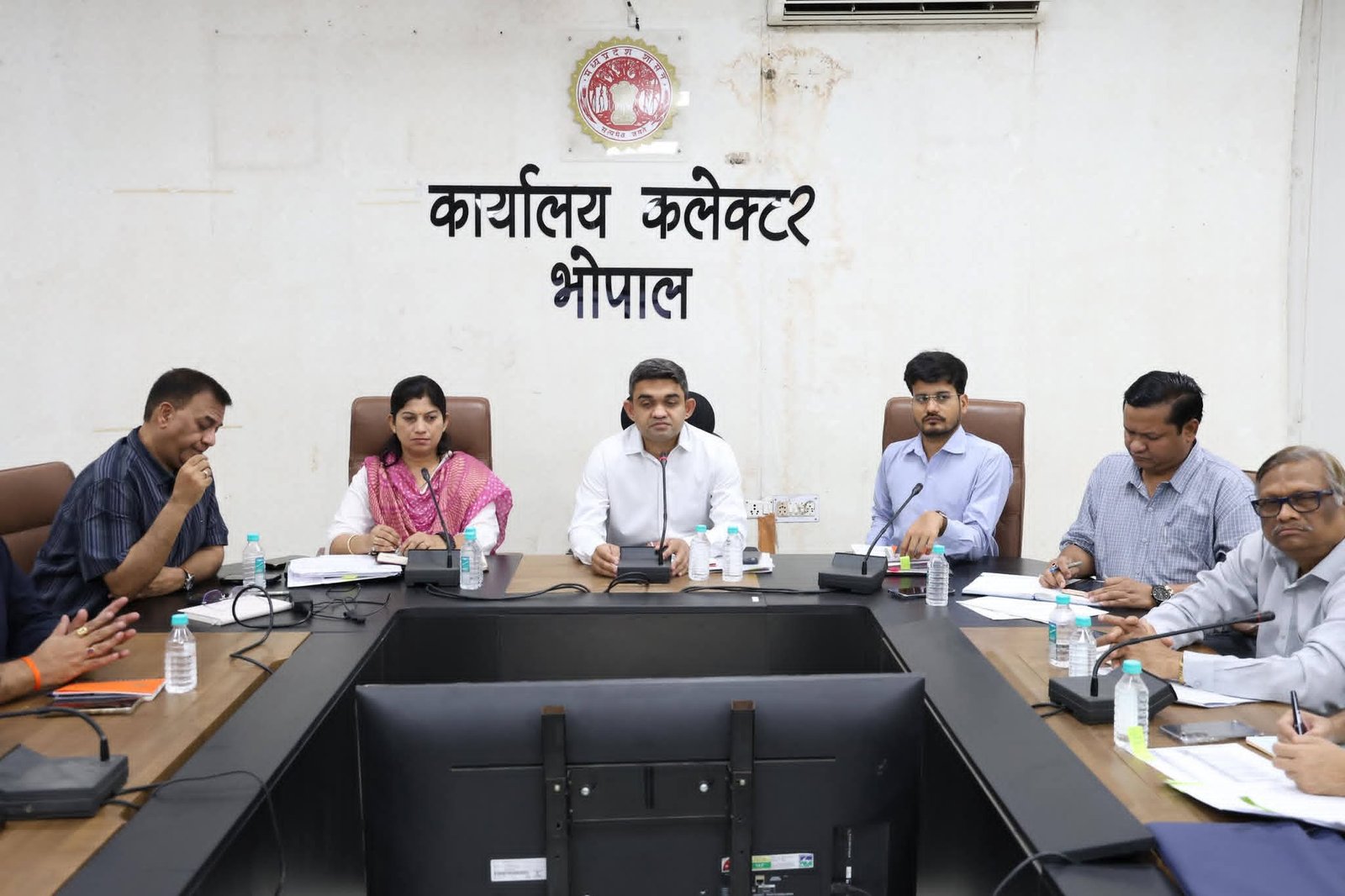 भोपाल में CM हेल्पलाइन पर सख्ती, लंबित शिकायतों के निपटारे के निर्देश