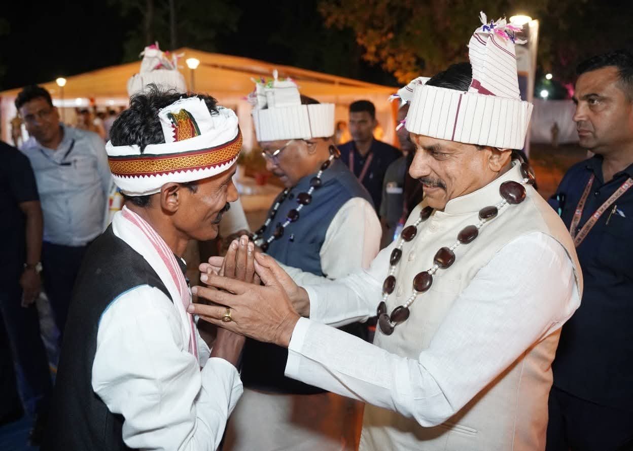 रायपुर: जगदलपुर में मुख्यमंत्री मोहन यादव ने लोकशिल्प प्रदर्शनी का किया अवलोकन