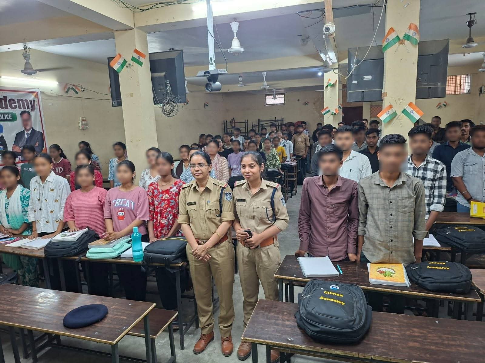 छतरपुर: क्लाइमैक्स अकैडमी में छात्र-छात्राओं को महिला एवं साइबर अपराधों से किया जागरूक