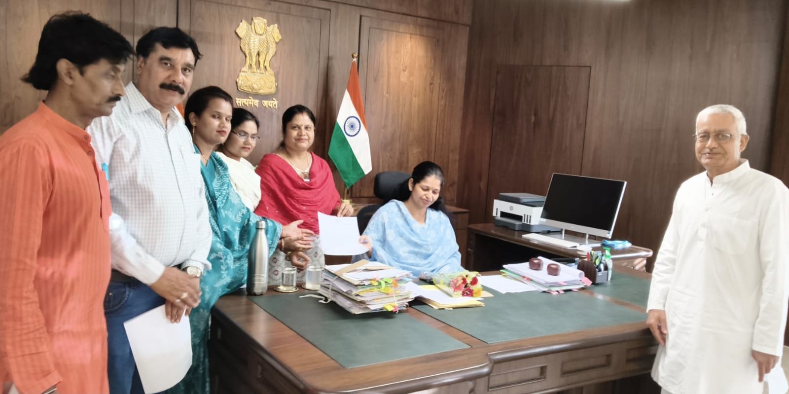 सागर: नई कलेक्टर प्रतिभा पाल से मिला कांग्रेस प्रतिनिधिमंडल, पेयजल संकट और अवैध शराब पर सौंपा मांग पत्र