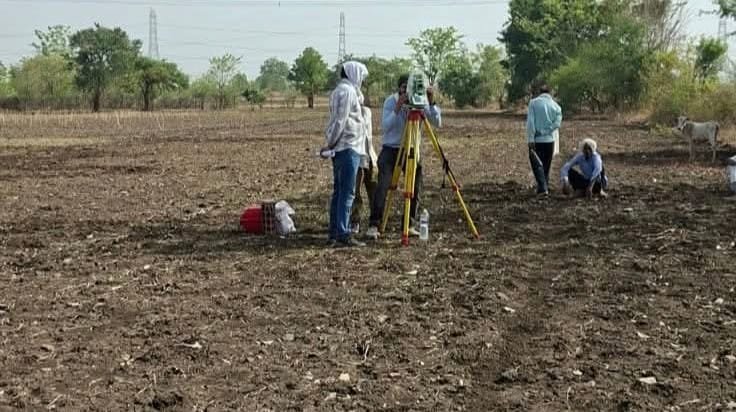 सागर: कलेक्टर के निर्देशों का सख्ती से पालन, 44 डिग्री गर्मी में भी गांव-गांव पहुंच रहे पटवारी