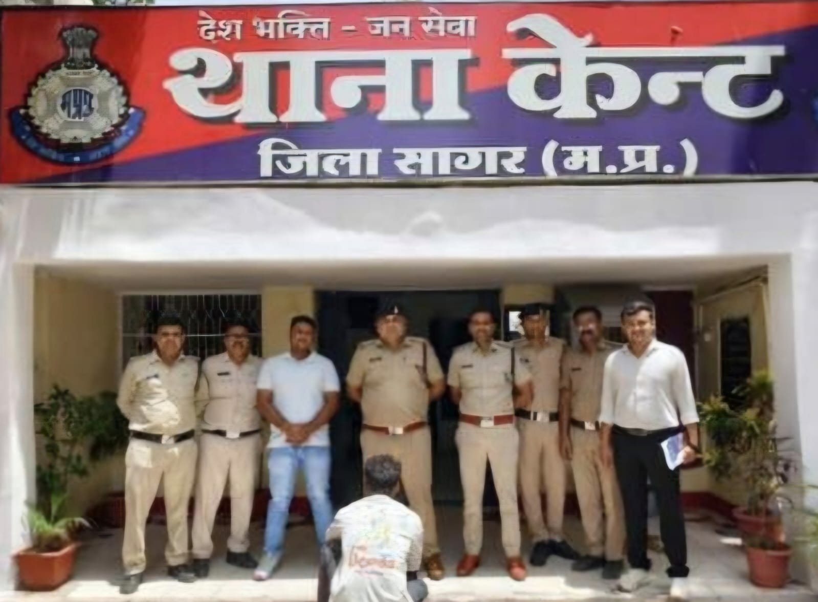 सागर: जिला बदर आदेश का उल्लंघन कर सदर बाजार क्षेत्र में घूम रहा आरोपी केंट पुलिस ने किया गिरफ्तार