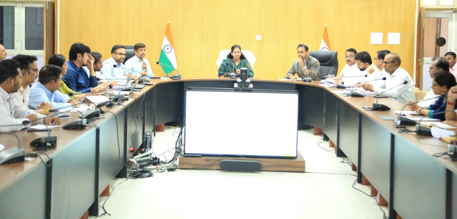 सागर: मानसून पूर्व नालों से हटे अतिक्रमण, ‘ड्राइव मोड’ में चलाएं अभियान: कलेक्टर प्रतिभा पाल