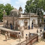 kasmandi-fort-mosque-1492789051