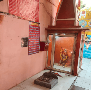 ग्वालियर में मंदिर को लेकर विवाद, कथित बाबा पर गंभीर आरोप