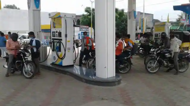 भोपाल-इंदौर में पेट्रोल ₹109 के पार: मध्य प्रदेश के प्रमुख शहरों में ईंधन 3-3 रुपये महंगा, तेल कंपनियों ने बढ़ाया दाम