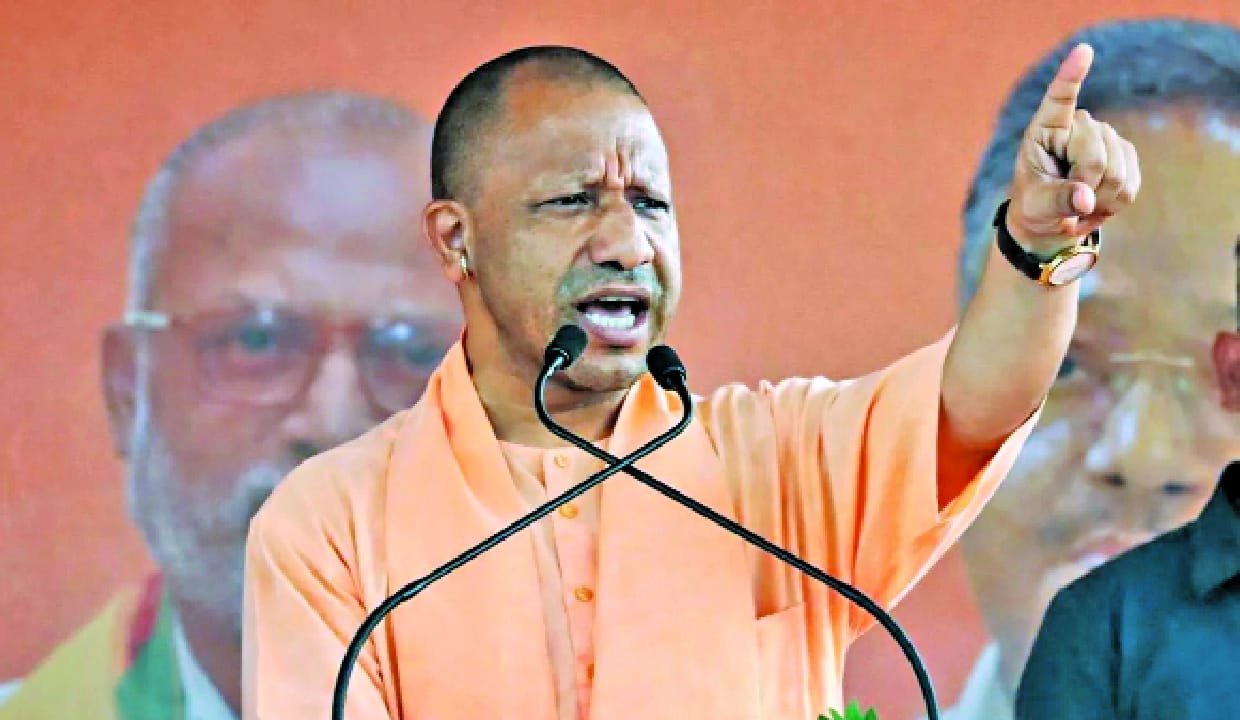 यूपी बेसिक शिक्षा विभाग में बड़ा प्रशासनिक फेरबदल, 30 जिलों के BSA समेत कई अधिकारियों के तबादले
