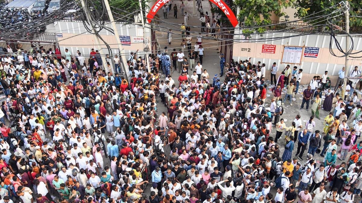 NEET-UG 2026 री-एग्जाम: 22 लाख से अधिक छात्रों ने फिर दी परीक्षा, पेपर लीक विवाद के बाद देश की सबसे बड़ी परीक्षा पर टिकी निगाहें