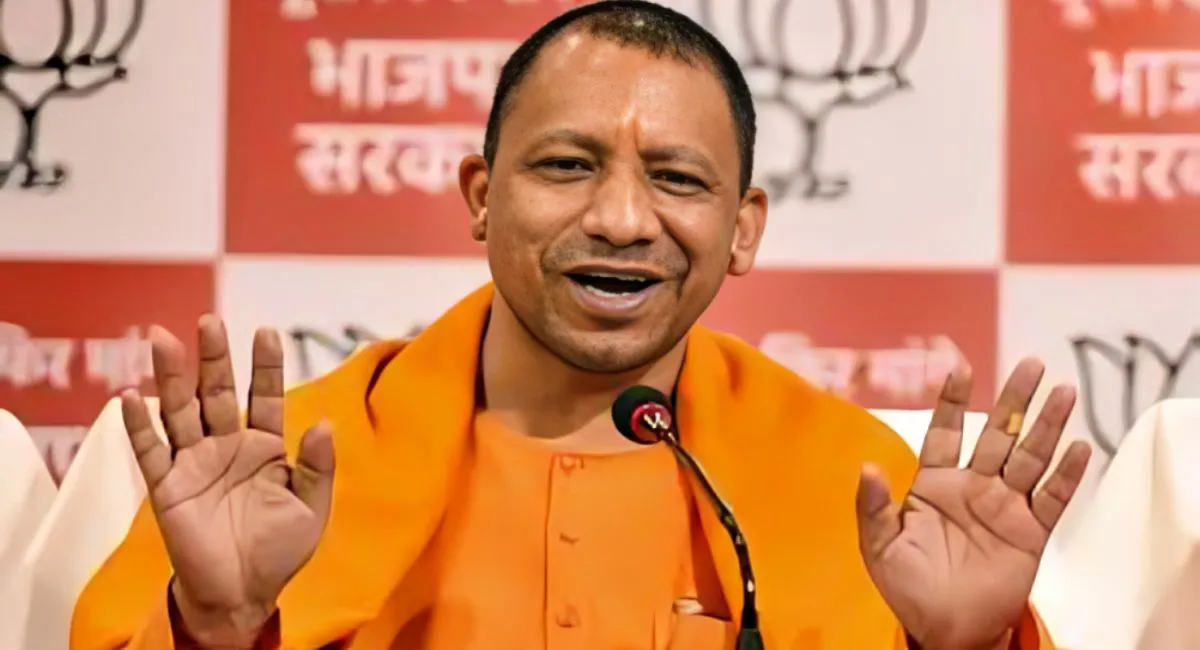 बिजनौर में सीएम योगी की हुंकार: पाक विस्थापित 1645 परिवारों को सौंपे भूमिधरी अधिकार पत्र; बोले- ‘दुस्साहस किया तो लखनऊ की ब्रह्मोस से मिटेगा पाकिस्तान का अस्तित्व’