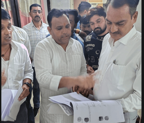 ग्वालियर में खदान को लेकर बवाल: तहसीलदार की मां के नाम खदान होने का दावा, मीडिया के सामने भिड़े जनप्रतिनिधि और अधिकारी