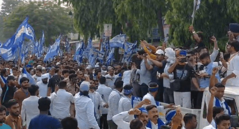 बिजनौर में चंद्रशेखर आजाद की सत्ता परिवर्तन यात्रा में उमड़ा जनसैलाब, पुलिस प्रशासन पर लगाए गंभीर आरोप