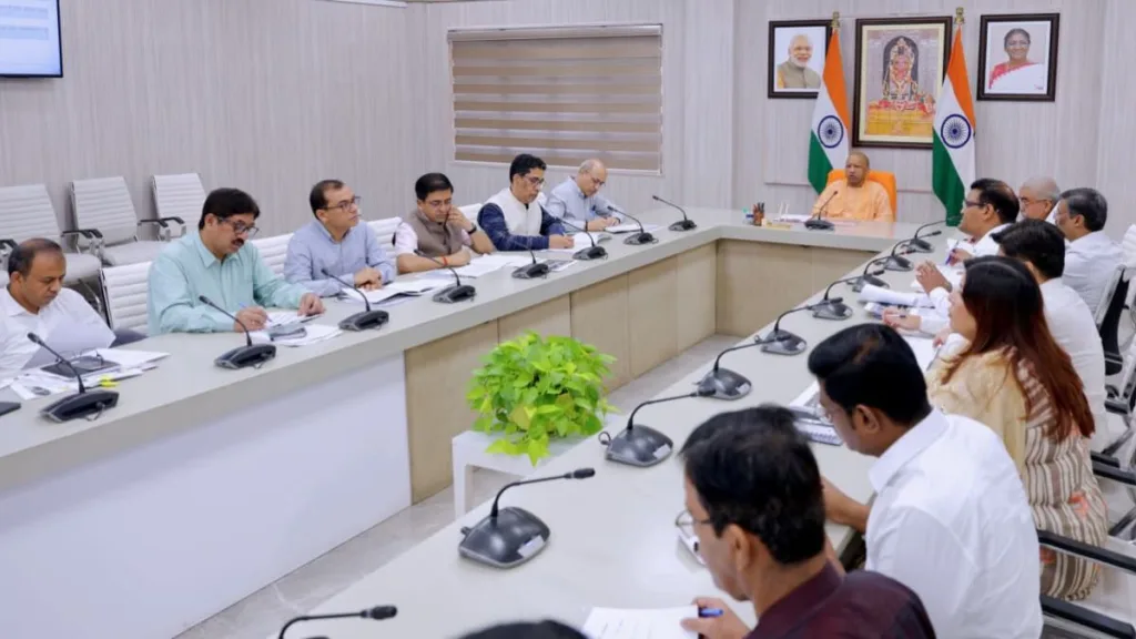 उत्तर प्रदेश में टेक्सटाइल उद्योग को नई उड़ान, संत कबीर टेक्सटाइल एवं अपैरल पार्क योजना को मिली रफ्तार