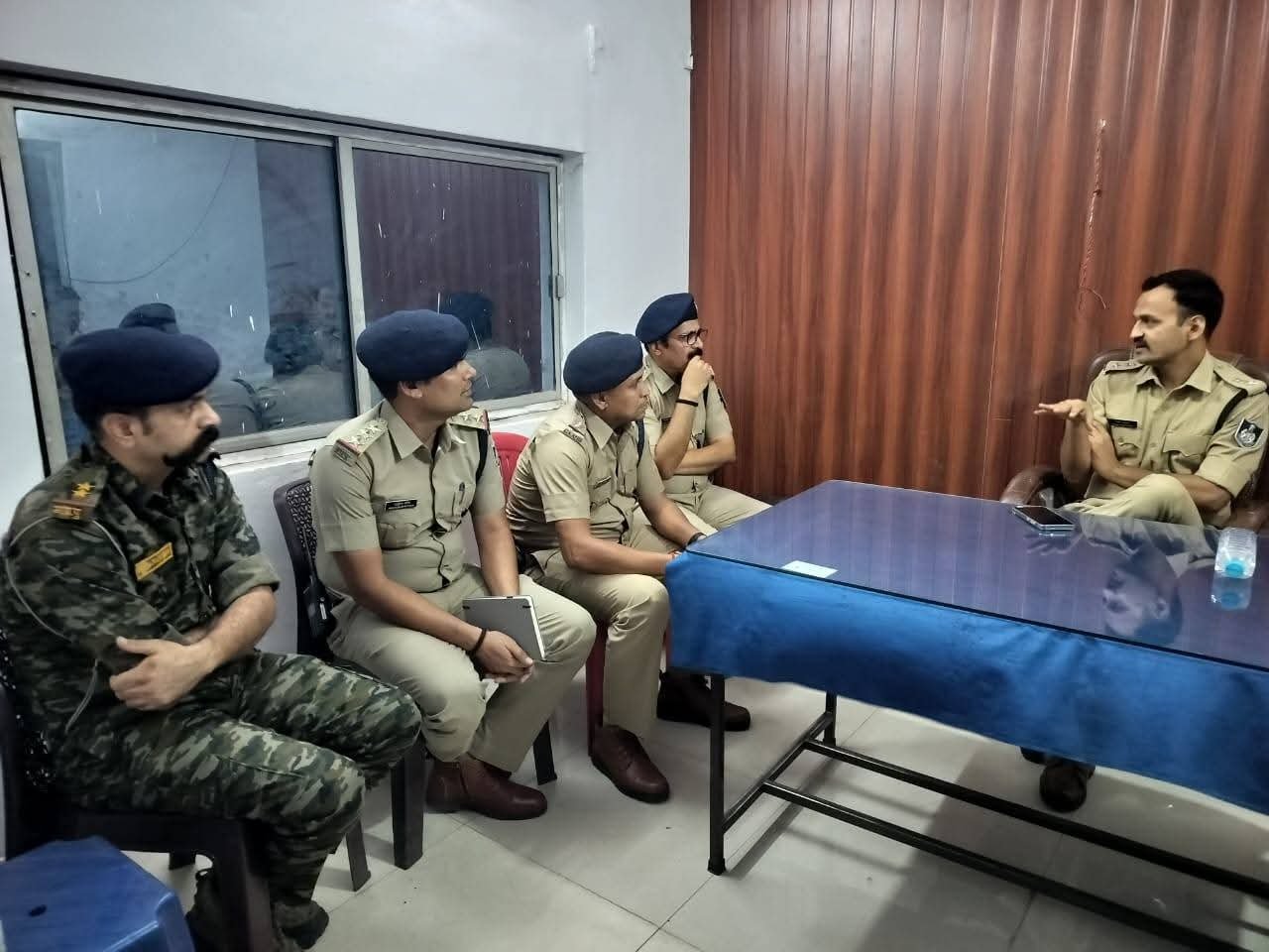छतरपुर: रात्रि गश्त पर एसपी रजत सकलेचा की सख्ती, थाना प्रभारियों को दिए सुरक्षा और पेट्रोलिंग के निर्देश