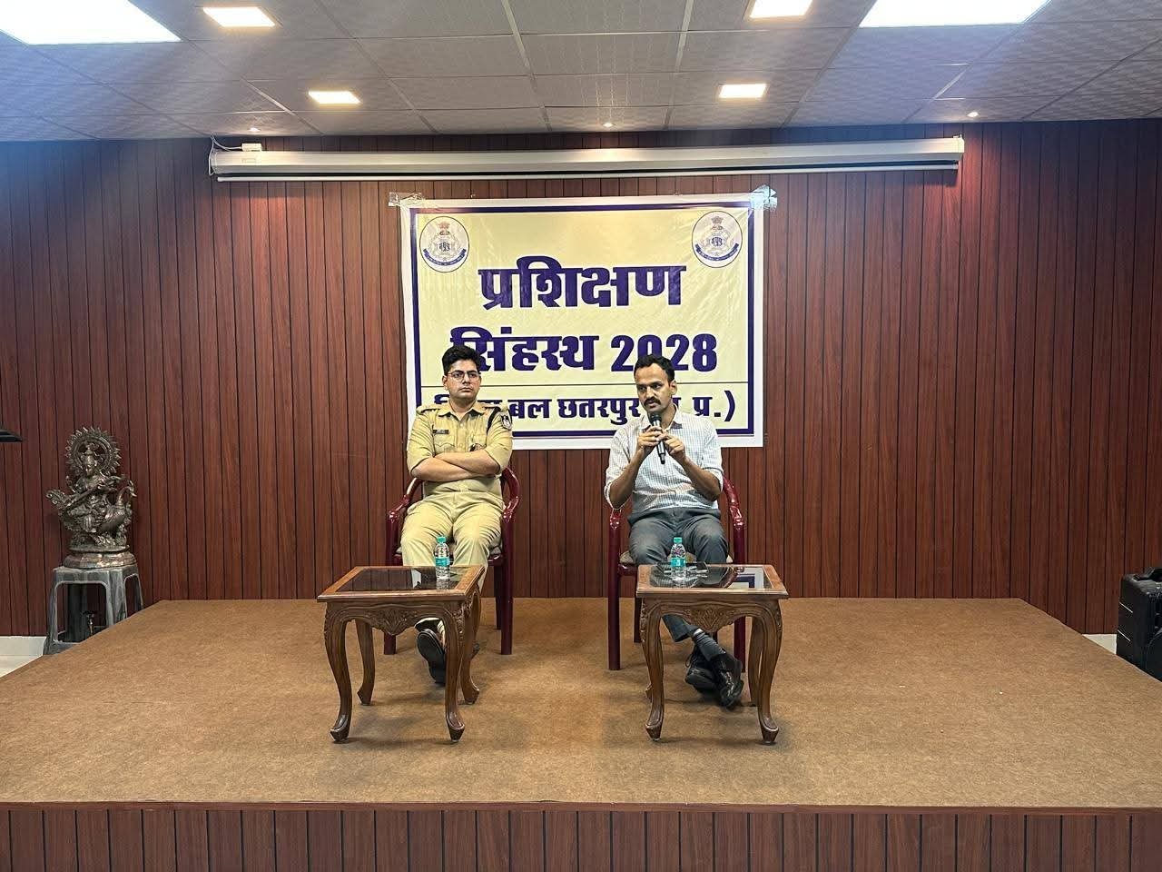 छतरपुर: सिंहस्थ ड्यूटी और बेसिक पुलिसिंग पर नवआरक्षकों को मिला मार्गदर्शन
