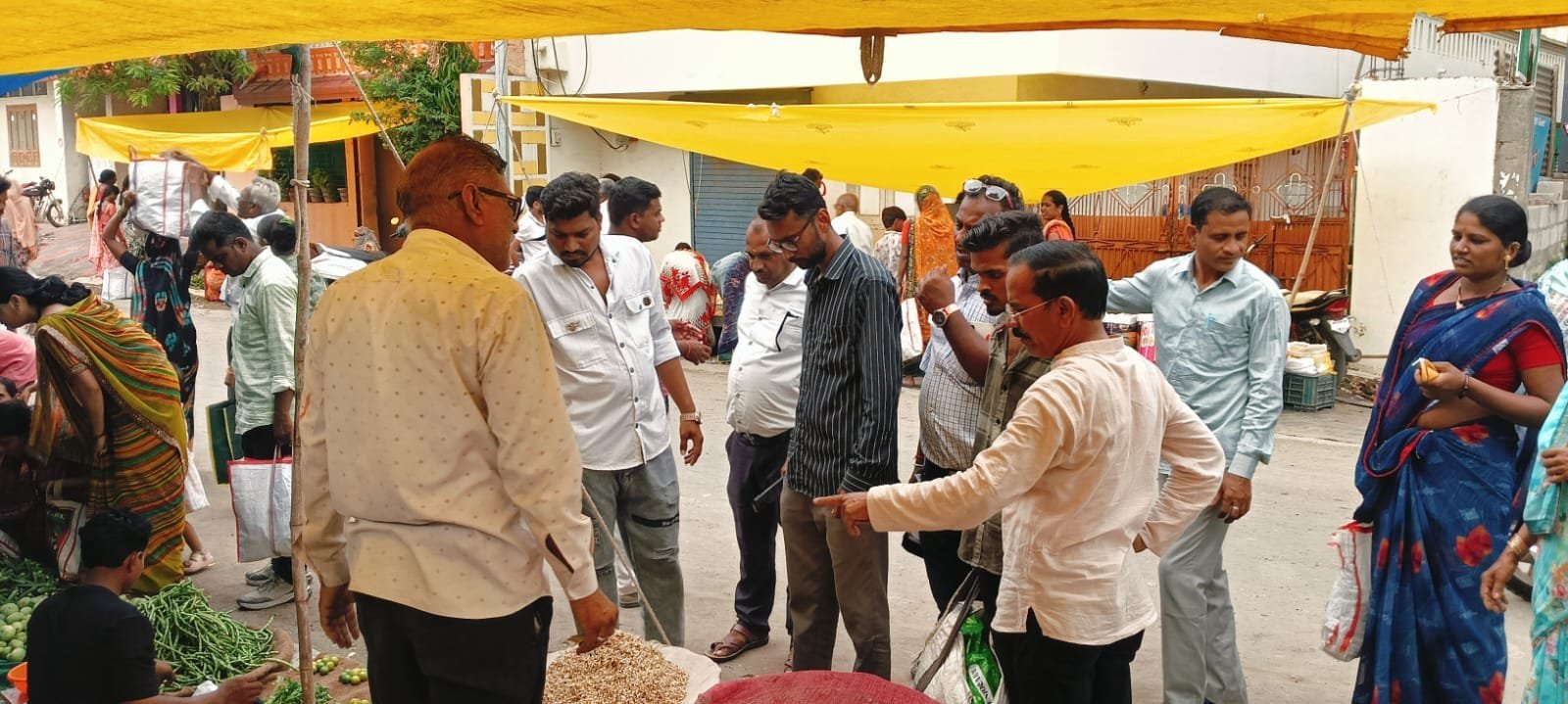 शाहपुर में सिंगल यूज प्लास्टिक पर नगर परिषद का शिकंजा, 11 व्यापारियों पर जुर्माना, प्लास्टिक सामग्री जब्त