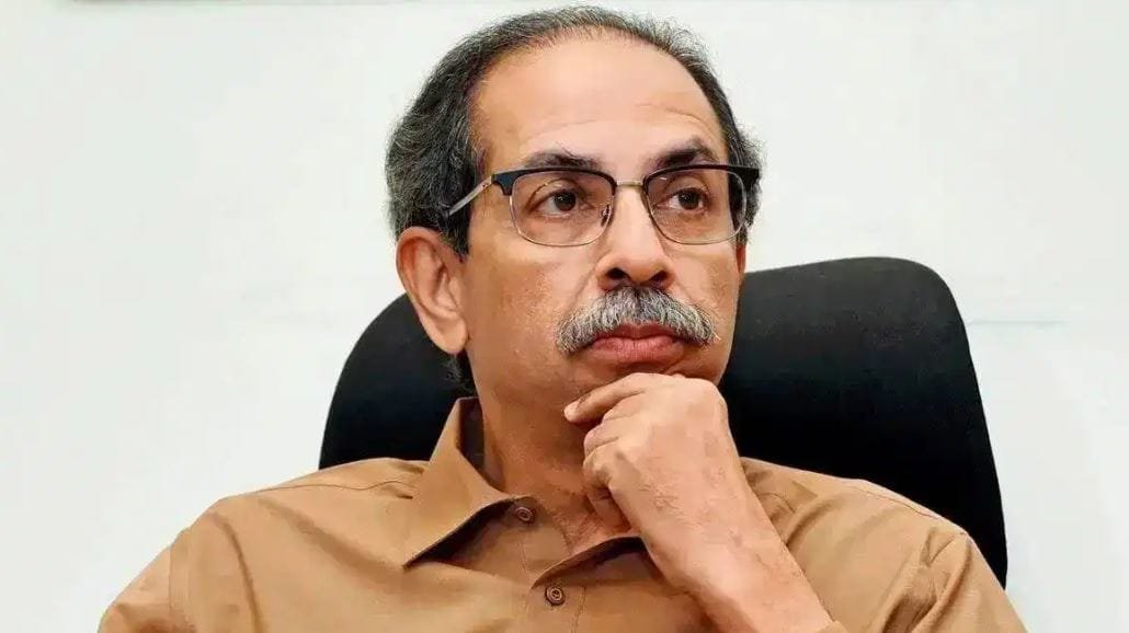 उद्धव शिवसेना ने बुलाई सांसदों की आपात बैठक, बगावत की अटकलों से बढ़ी हलचल