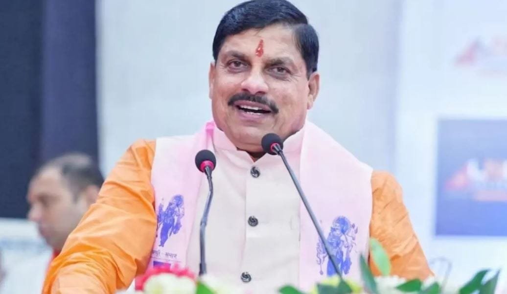 प्रशासनिक कसावट और जनहित को प्राथमिकता, मुख्यमंत्री डॉ. मोहन यादव के कड़े फैसलों ने बदली कार्यसंस्कृति