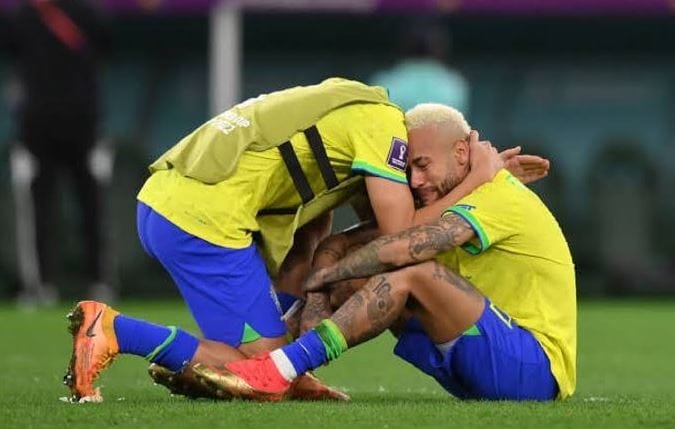 FIFA वर्ल्ड कप में भावुक हुए नेमार, 981 दिन बाद मैदान पर लौटते ही छलक पड़े आंसू