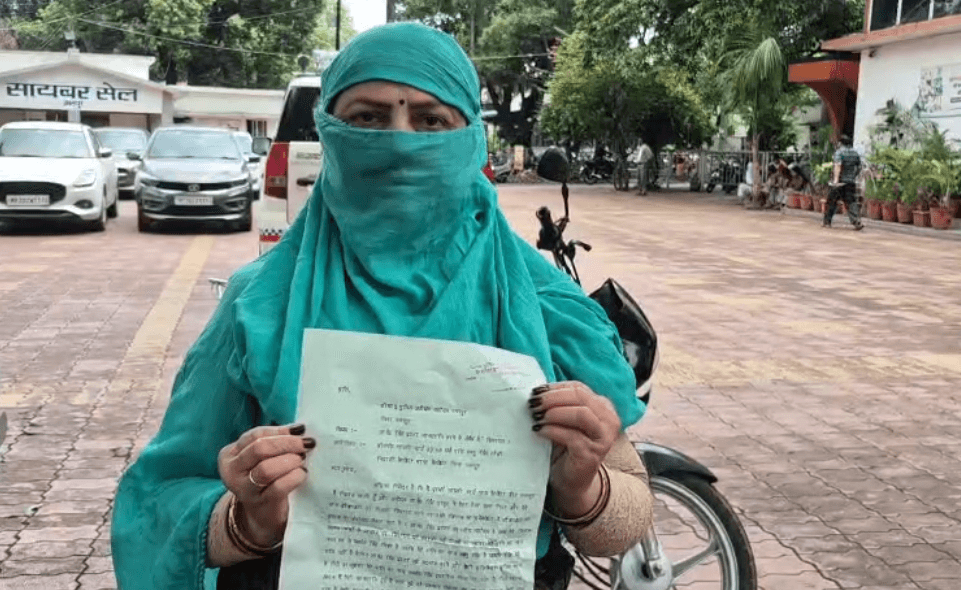 जबलपुर में 15 लाख के नकली नोटों से उधारी चुकाने का आरोप, एसपी से शिकायत